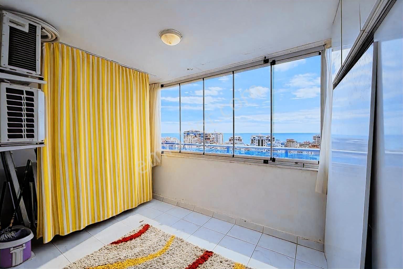 Mahmutlar'da Deniz Manzaralı 2+1 Eşyalı Satılık Dublex