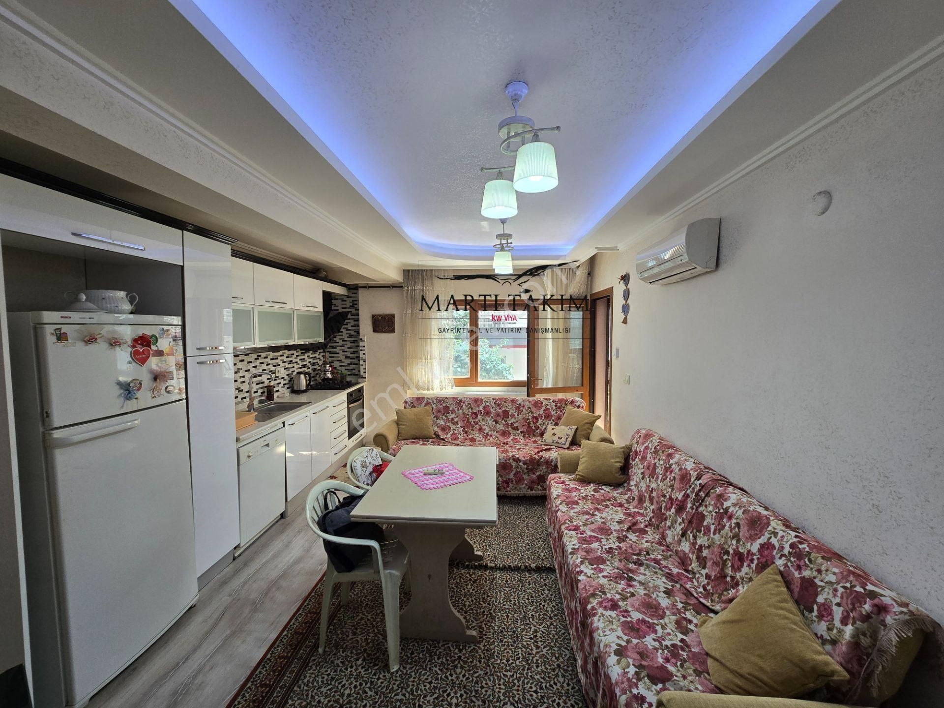 Karşıyaka Merkezi Konumda Satılık 2+1 - Görsel 9