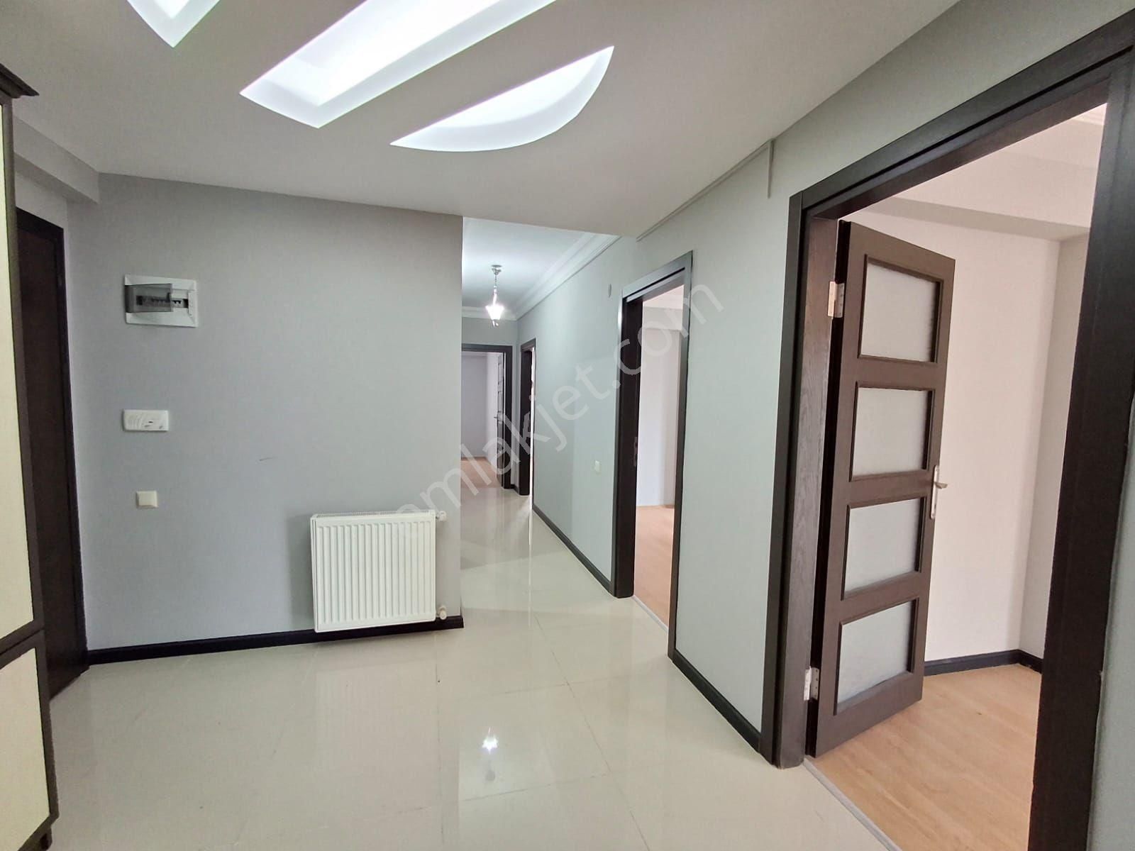 Evim-nur'dan Ömürevleri Mh. 3+1 1.kat Ebeveyn Banyolu Fırsat Daire - Görsel 12