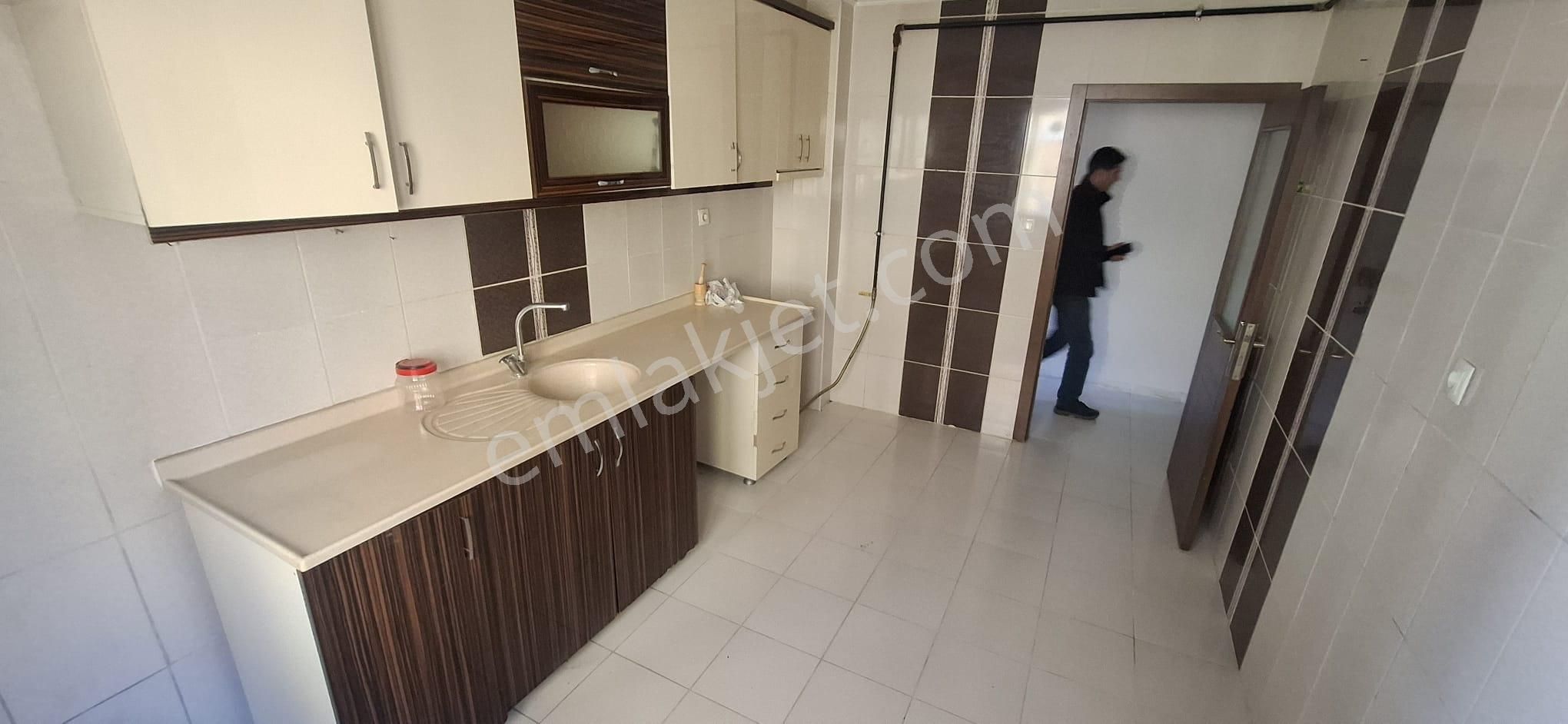 Altındağ - Karapürçek Mahallesi Ön Cephe, Asasnörlü, Caddeye Yakın 3+1 Satılık Daire !!! - Görsel 3