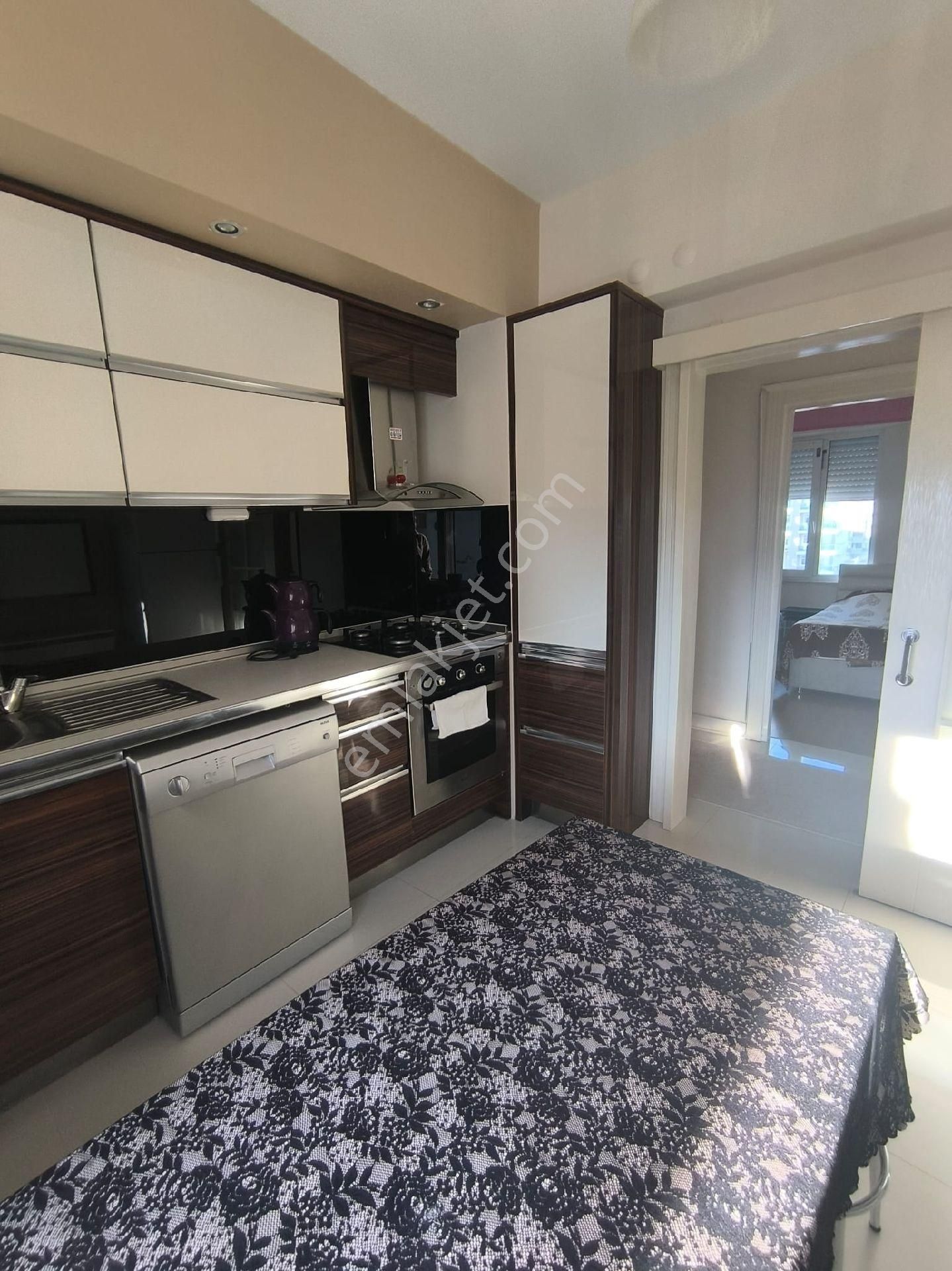 Hurma’da Liman’a Sınır Denize 1.000 Mt. Full Eşyalı 2+1 Ayrı Mutfaklı Cam Balkonlu Daire - Görsel 14