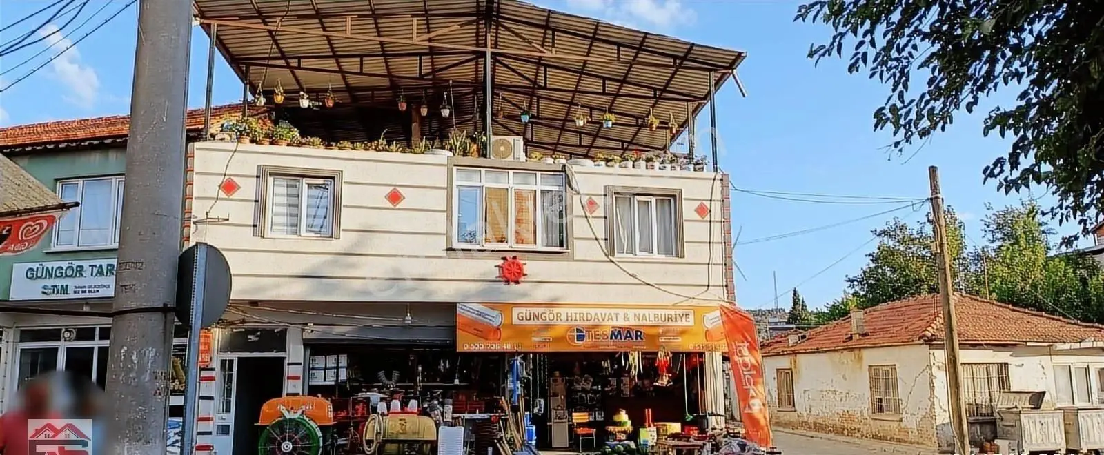 Kırkağaç Karakurt Merkezi Yerde Satılık Dükkan Ve Arsası