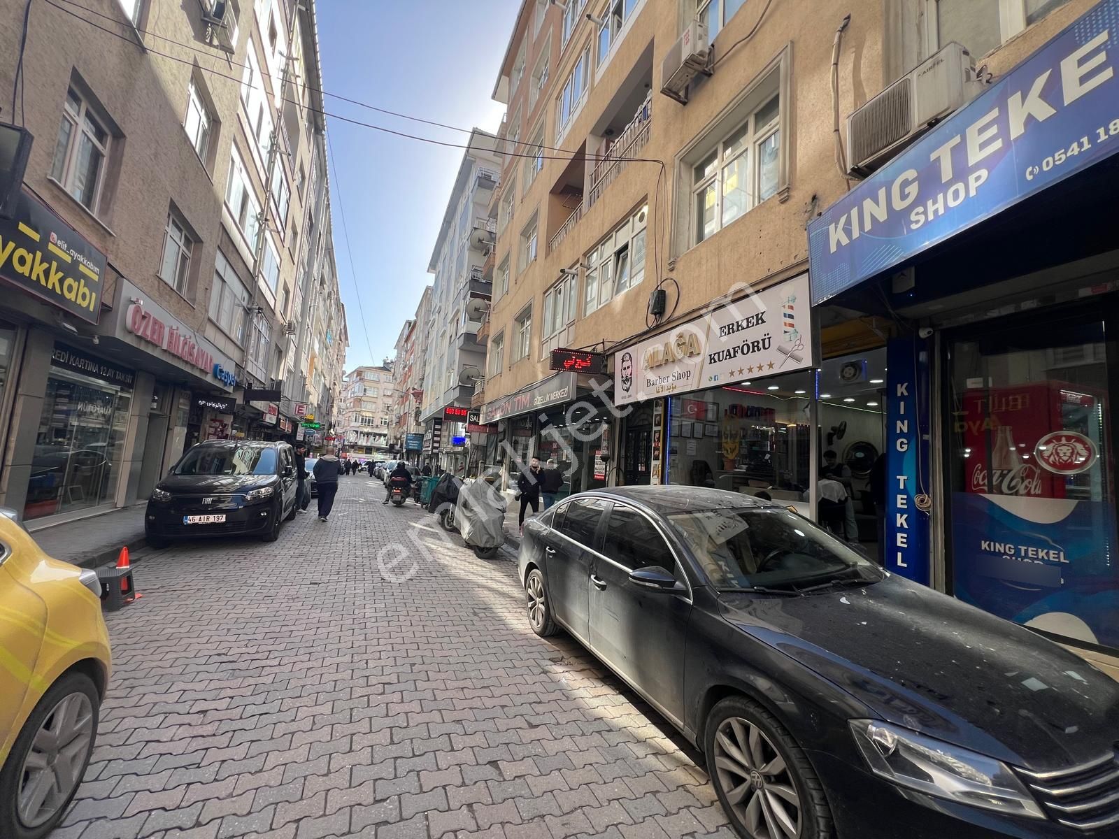 Şirinevler Mahallesinde Yaya Ve Araç Trafiğinin Olduğu Fetih 5 Sokakta Kiralık 2 Katlı Dükkan - Görsel 3