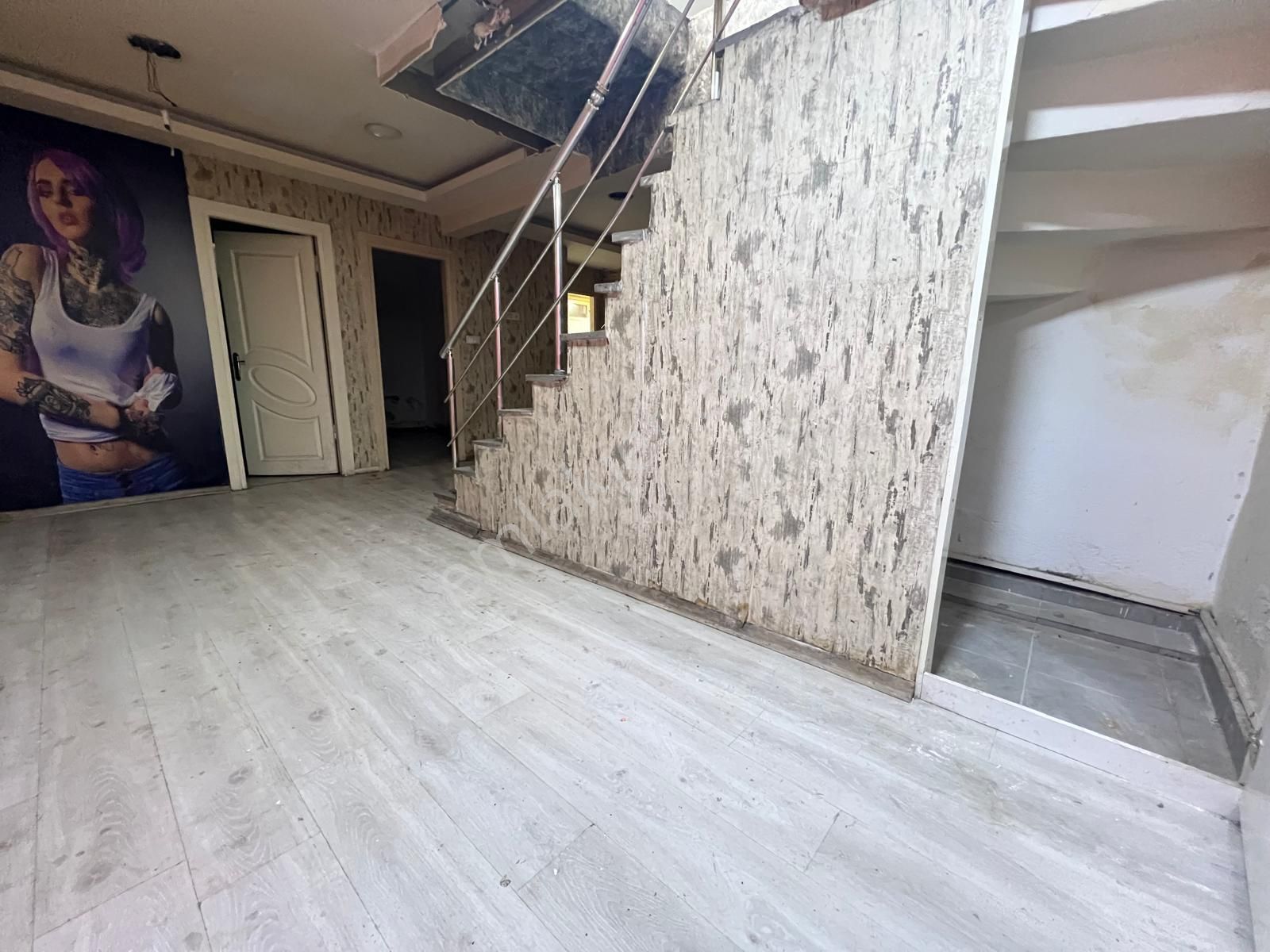 Şirinevler Mahallesinde Yaya Ve Araç Trafiğinin Olduğu Fetih 5 Sokakta Kiralık 2 Katlı Dükkan - Görsel 16