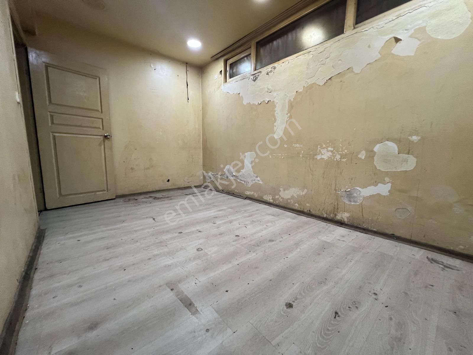 Şirinevler Mahallesinde Yaya Ve Araç Trafiğinin Olduğu Fetih 5 Sokakta Kiralık 2 Katlı Dükkan - Görsel 26