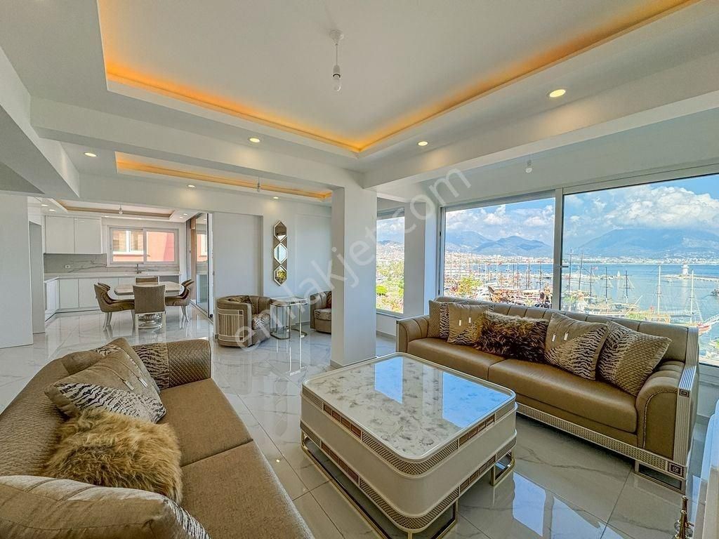 Alanya Merkez’de Denize 50 M | İskele Manzaralı 2+1 Satılık Daire