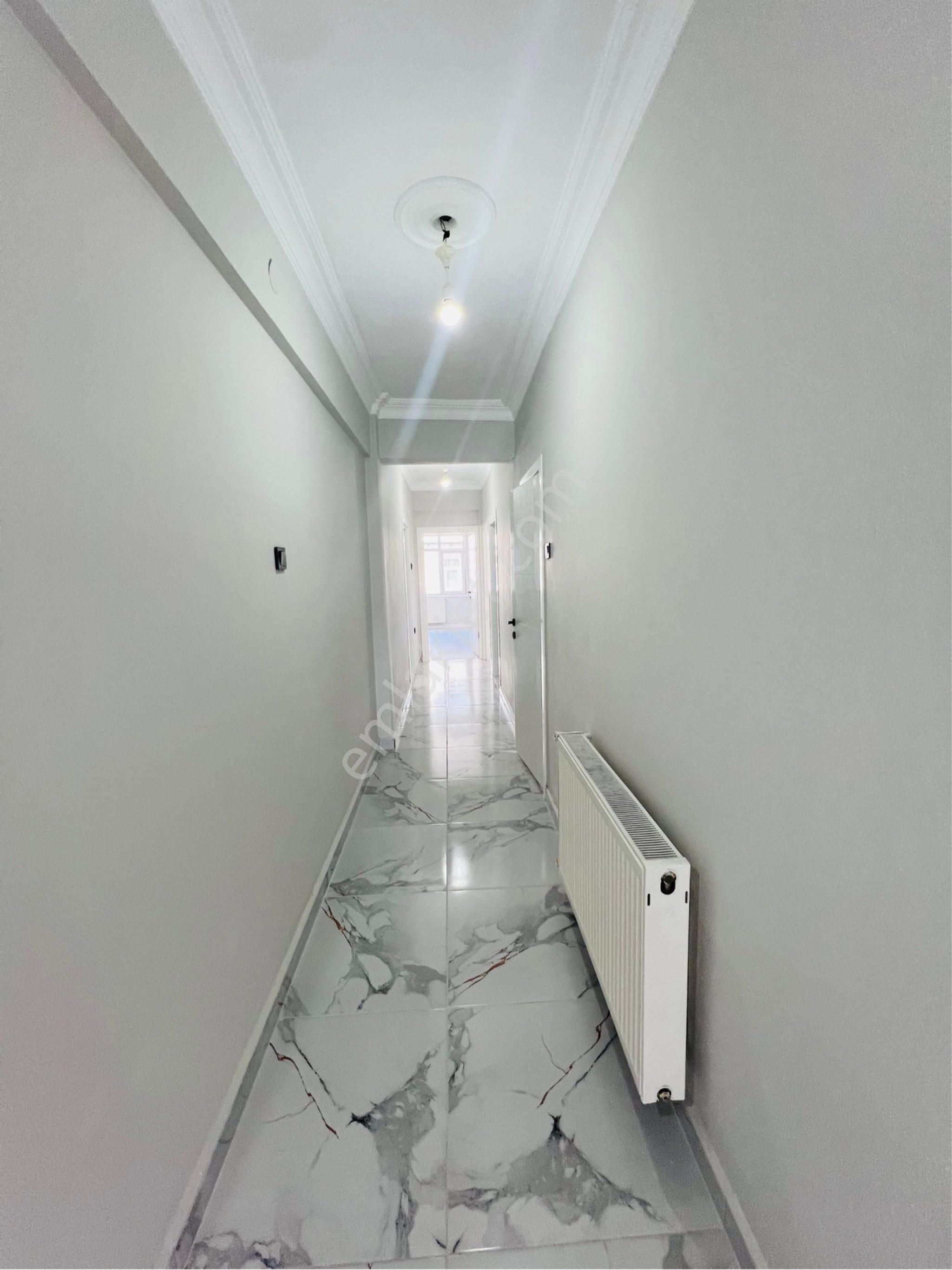 Divitcioglu Caddesi Uzerinde Satılık Daire - Görsel 2