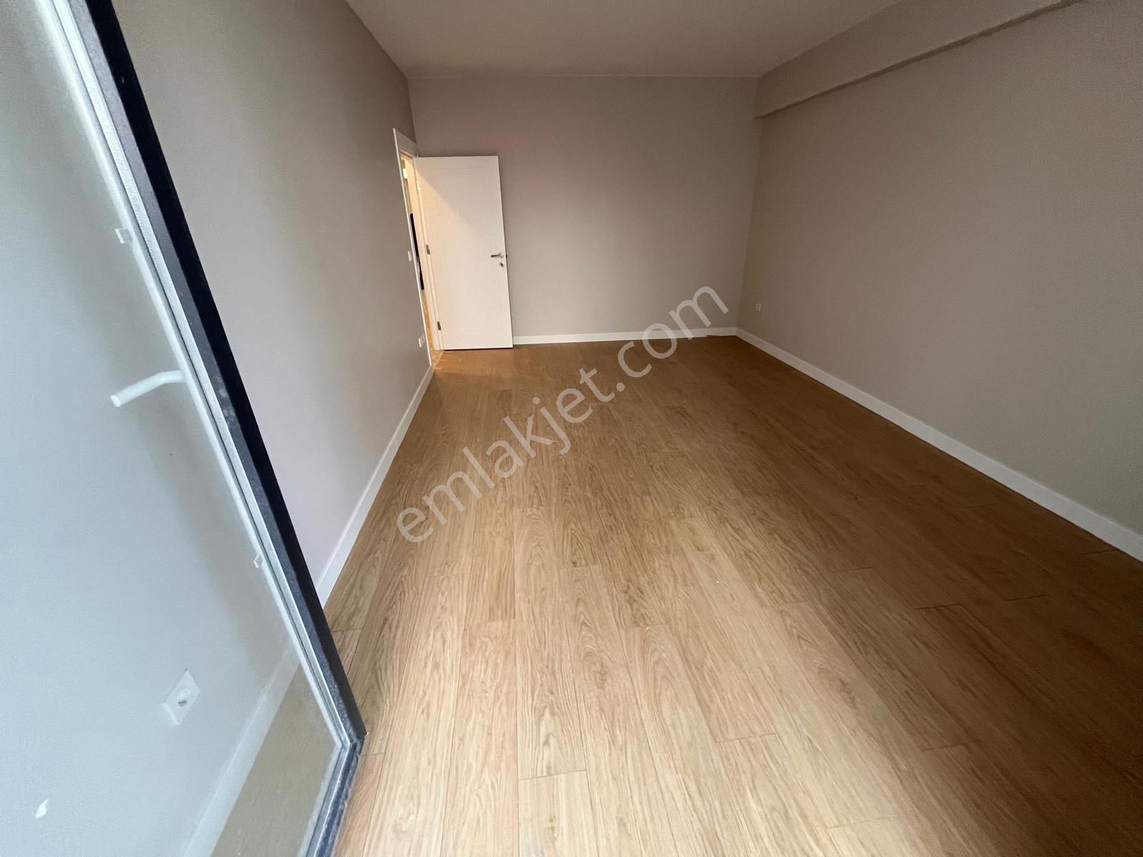 Üsküdar Tam Merkezde Harika Lokasyonda,kiralık Daire Yada İşyeri - Görsel 27