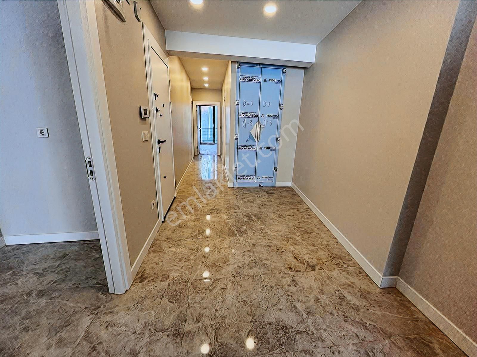 Üsküdar Tam Merkezde Harika Lokasyonda,kiralık Daire Yada İşyeri - Görsel 18