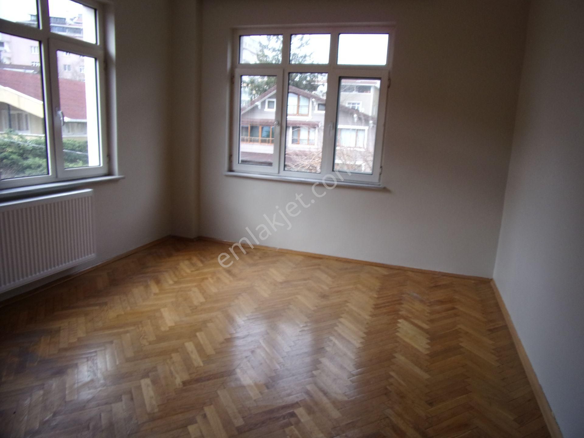 Tarabya Sevgi Sitesinde 3+1 145 Metrekare Metroya Yakın Bakımlı Kiralık Daire - Görsel 22