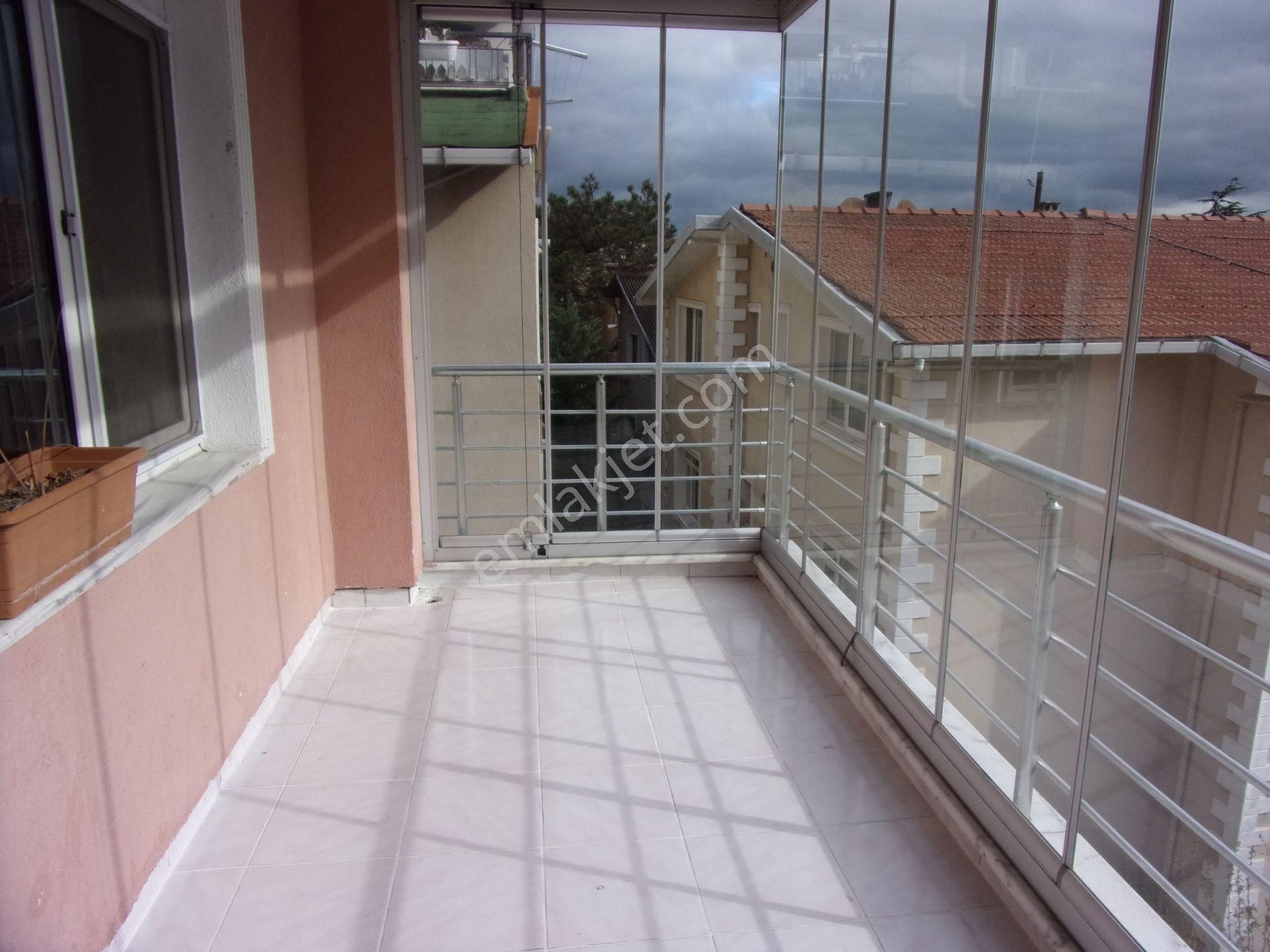 Tarabya Sevgi Sitesinde 3+1 145 Metrekare Metroya Yakın Bakımlı Kiralık Daire - Görsel 7