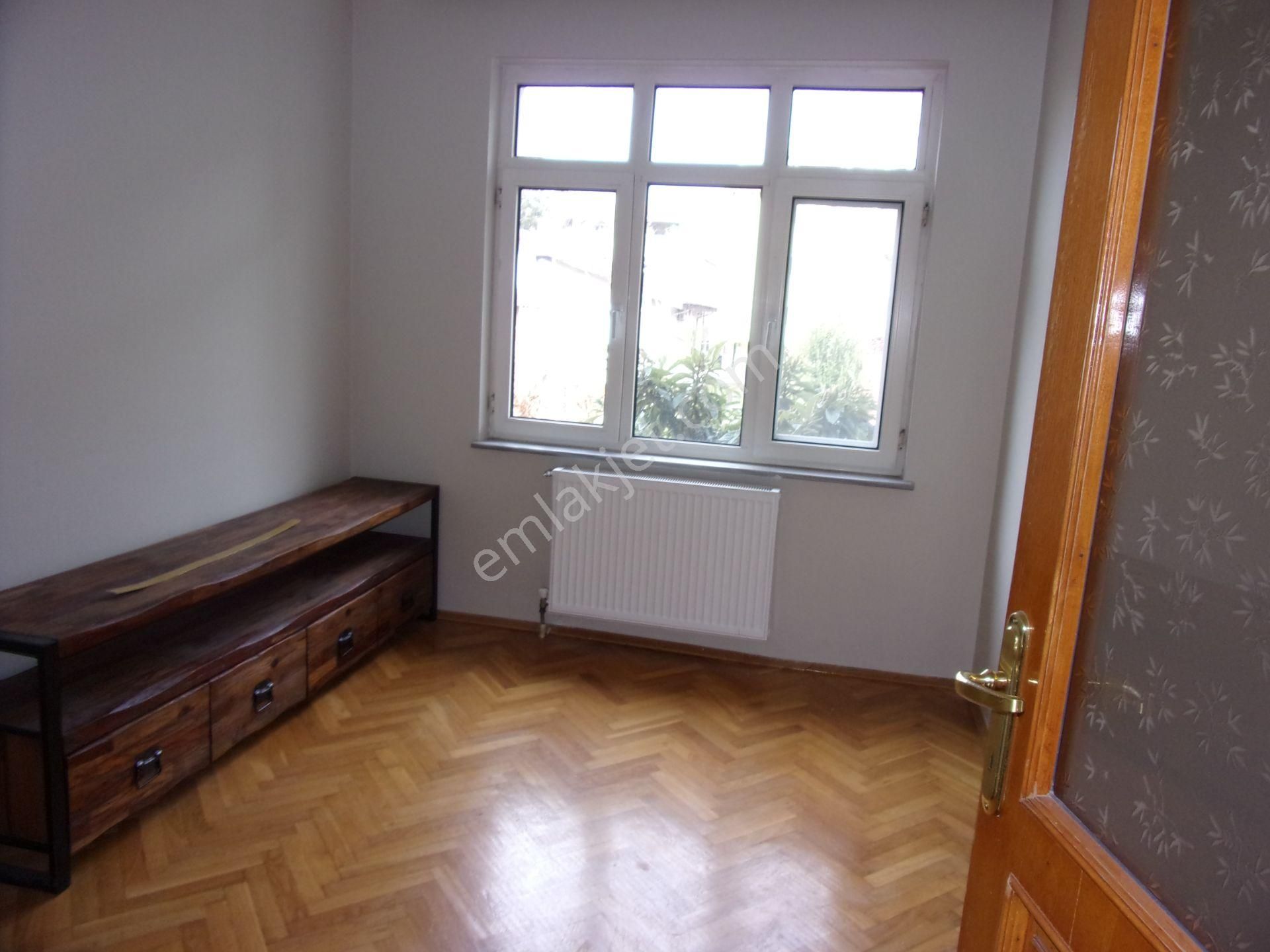 Tarabya Sevgi Sitesinde 3+1 145 Metrekare Metroya Yakın Bakımlı Kiralık Daire - Görsel 11