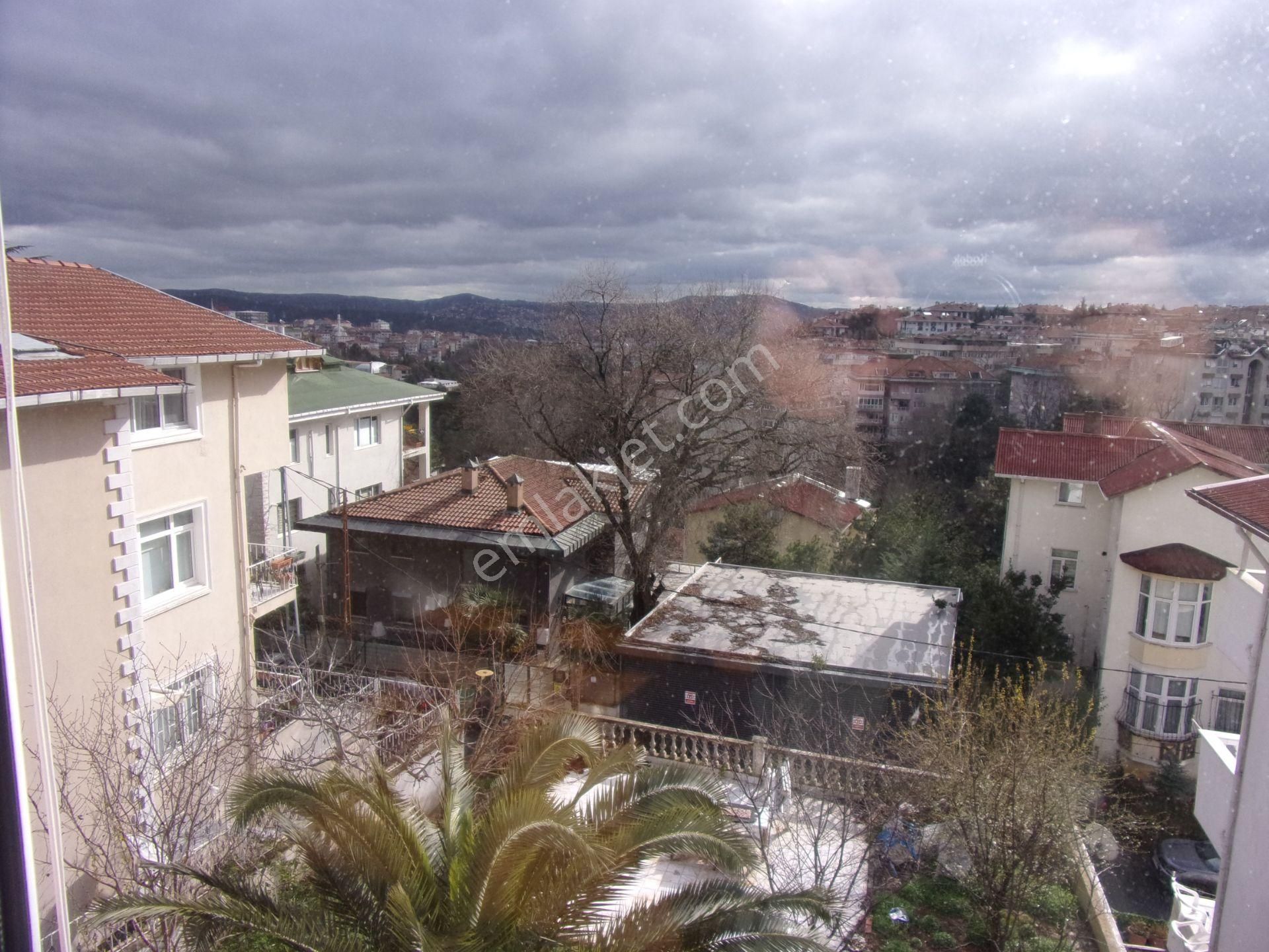 Tarabya Sevgi Sitesinde 3+1 145 Metrekare Metroya Yakın Bakımlı Kiralık Daire - Görsel 4