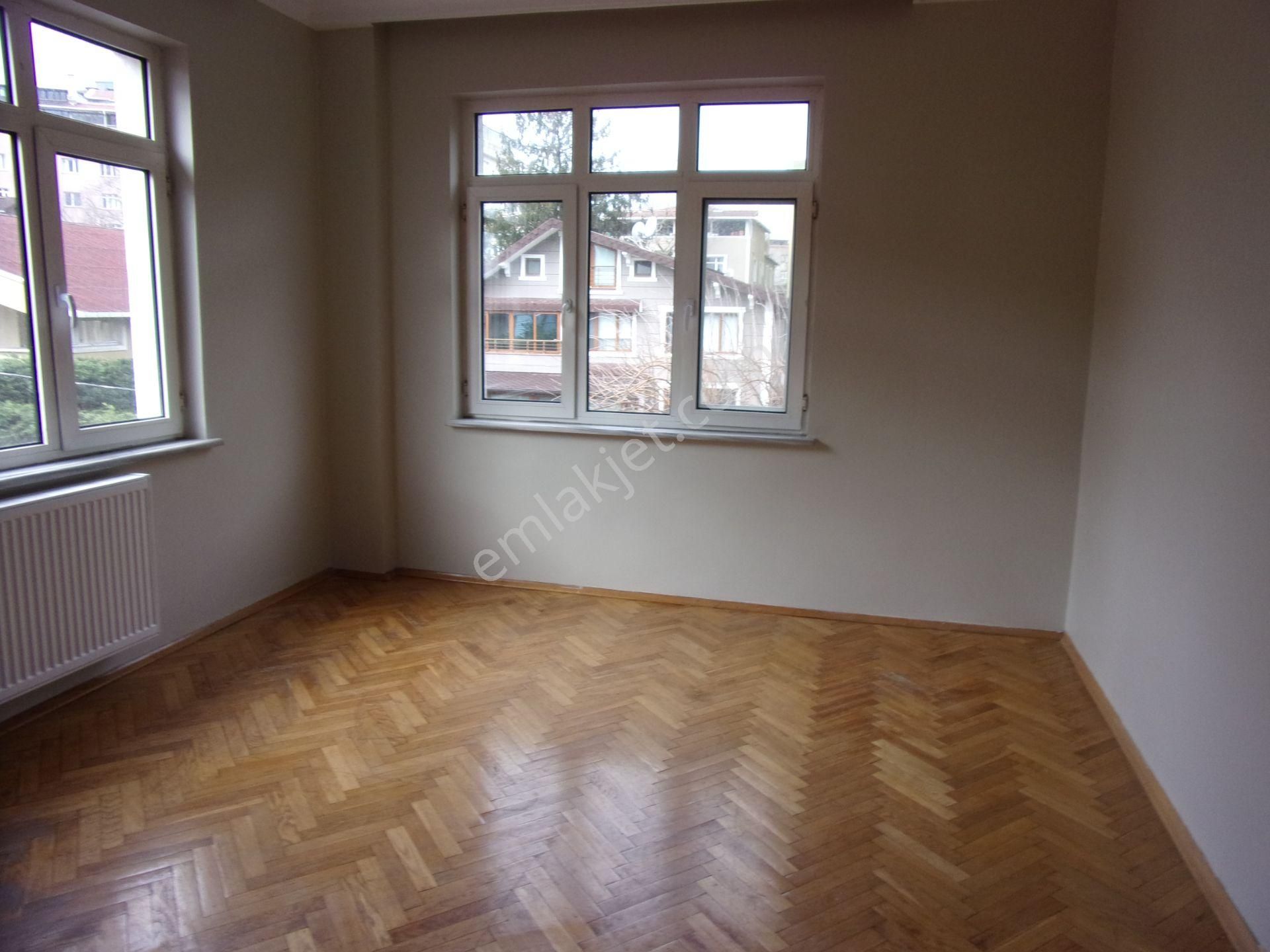 Tarabya Sevgi Sitesinde 3+1 145 Metrekare Metroya Yakın Bakımlı Kiralık Daire - Görsel 21