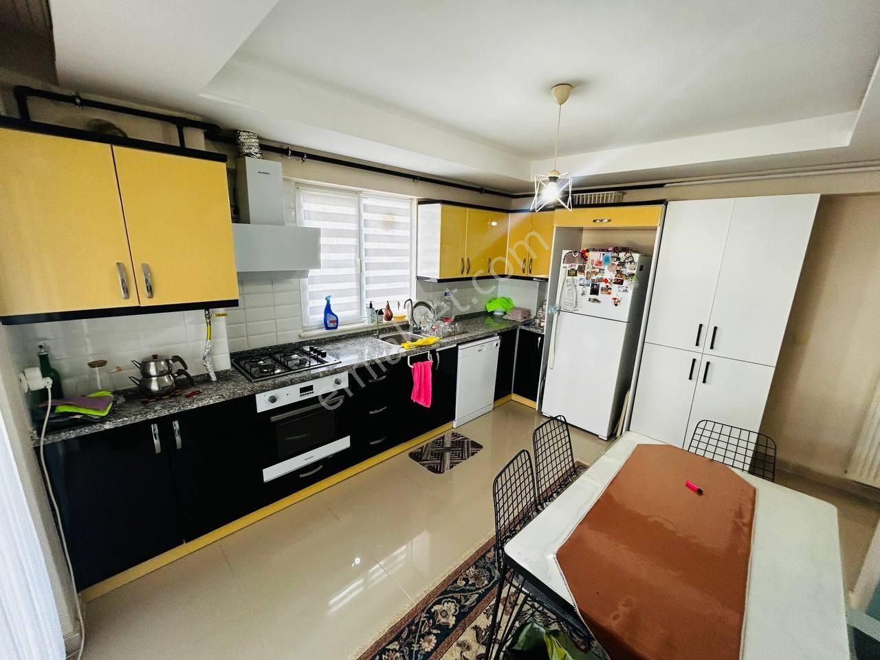 Fiyat Düştü! Atakumda Site İçinde Satılık 3+1 Daire - Görsel 4