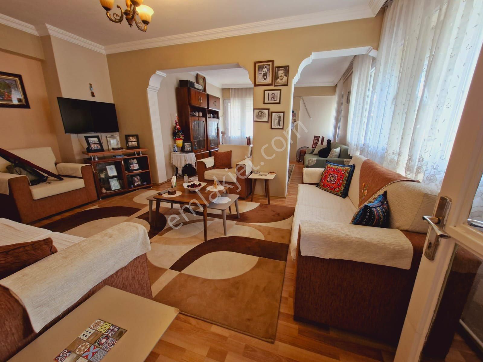 Askeri Hastane Yanında 2+1 110m2 Önü Açık Ferah Bakımlı Daire - Görsel 4