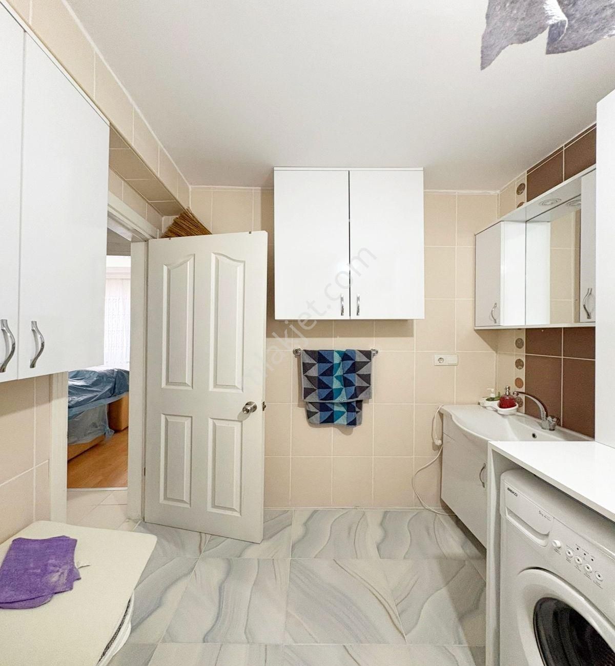 Avcılar Cihangirde 3+1 Ön Cephe Geniş Kullanışlı Satılık Ara Kat Daire - Görsel 9