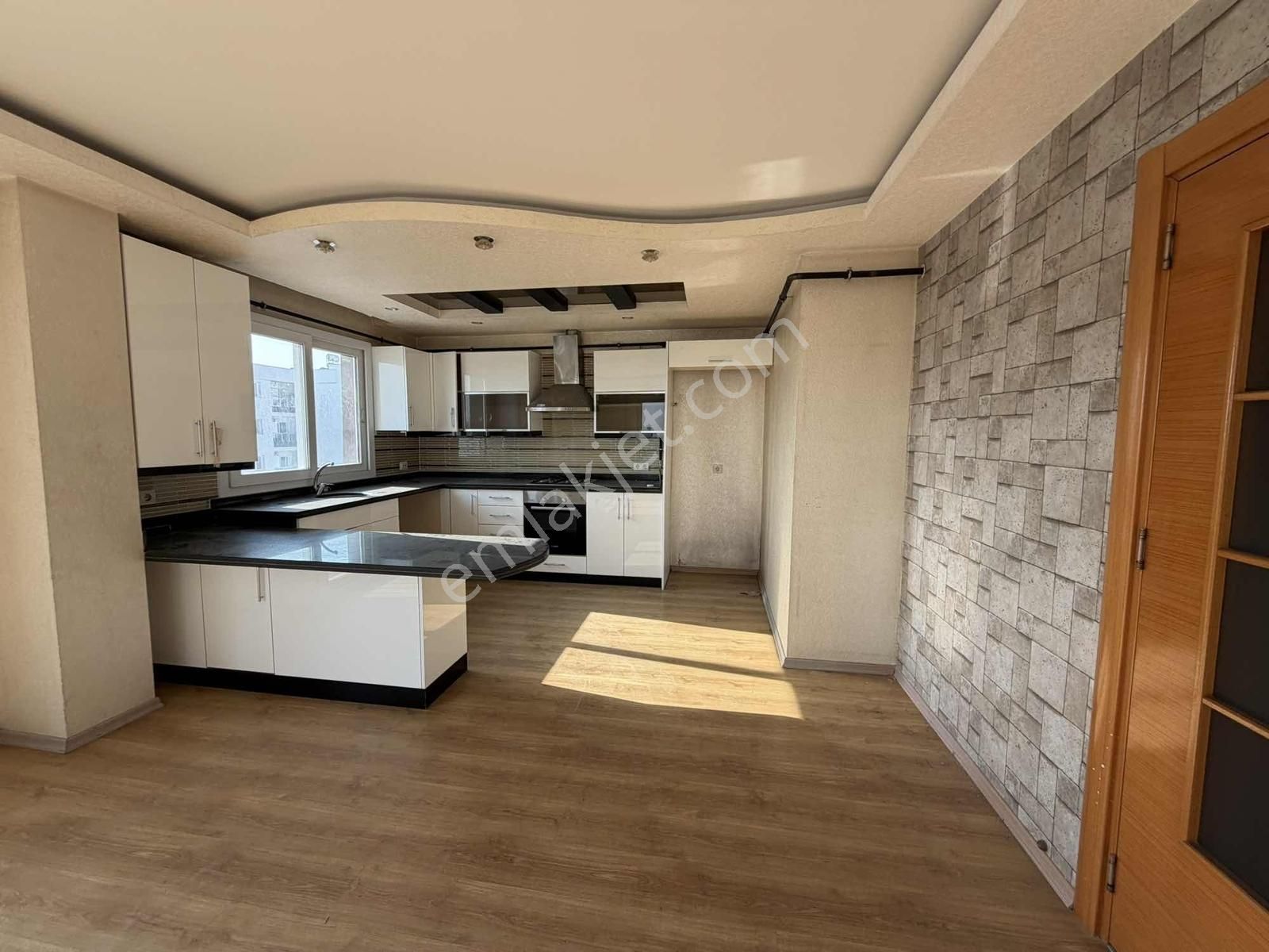 Pınar Mahallesinde Ultra Lüx Ful Açık Cephe 4+1 Satılık Daire