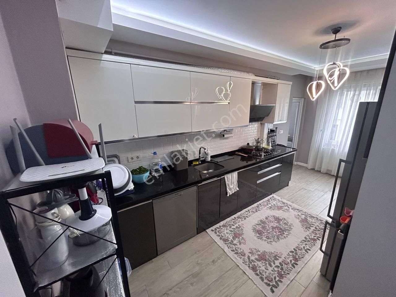 Nişantaşı Caddesine 2. Bina Donanımlı Satılık 3+1 Daire - Görsel 2