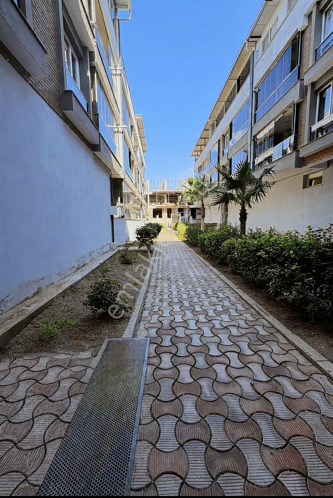 Nif Evlerinde Cam Balkonlu Özel Otoparklı Satılık 2+1 - Görsel 4