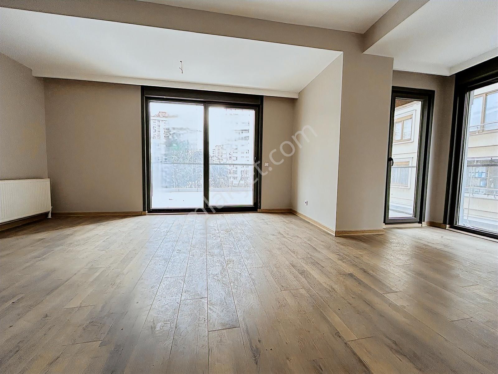 Ethemefendi Caddesinde İş Ve Konuta Uygun Sıfır Teraslı - Görsel 31