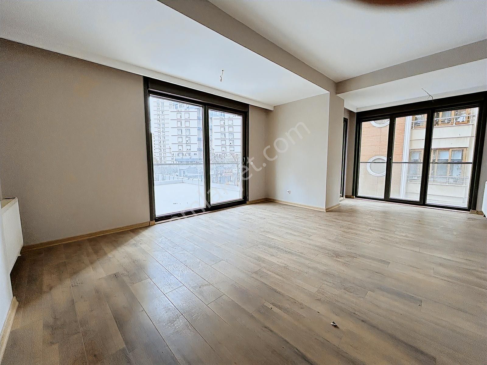 Ethemefendi Caddesinde İş Ve Konuta Uygun Sıfır Teraslı - Görsel 17