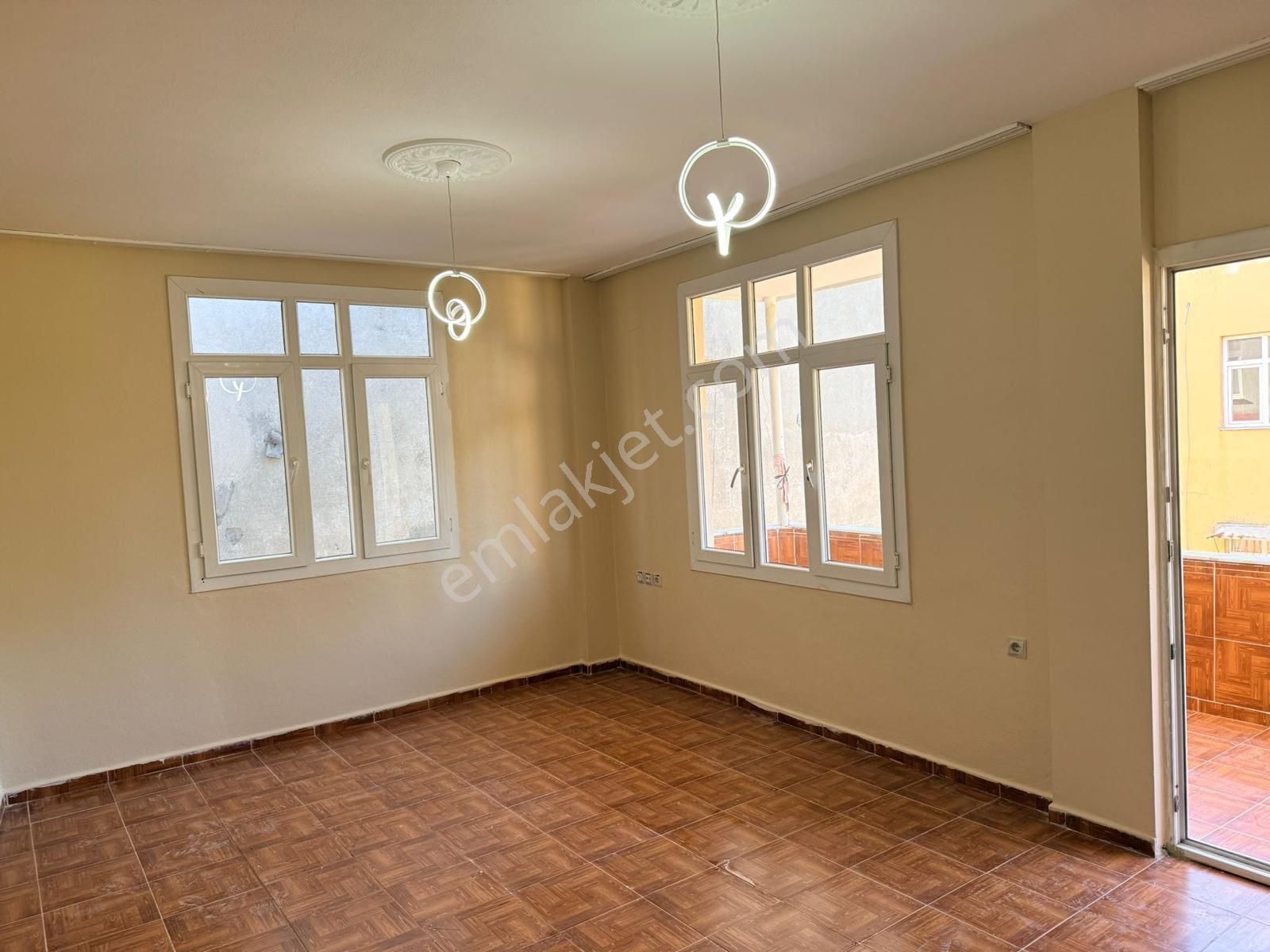 Gürselpaşa Mahallesi’nde Merkezi Konumda Geniş Oturumlu 2+1 Kiralık Müstakil Ev! - Görsel 6