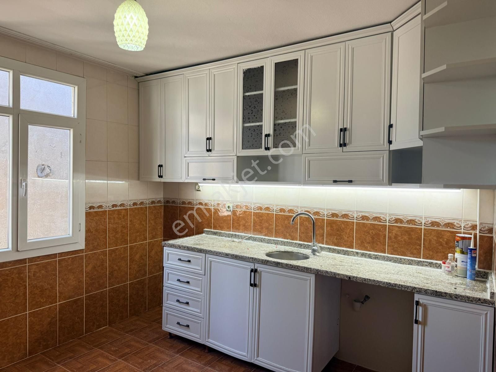 Gürselpaşa Mahallesi’nde Merkezi Konumda Geniş Oturumlu 2+1 Kiralık Müstakil Ev! - Görsel 2