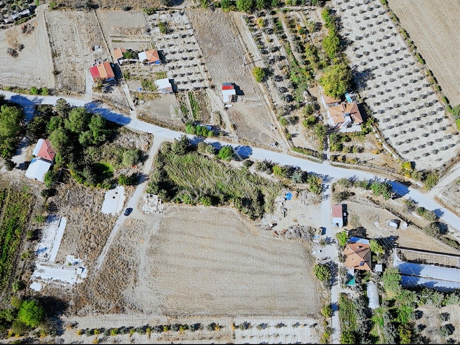 Asfalt Yola Sıfır Otobüs Duraklı Köşebaşı 9 Dönüm İmarlı Tarla - Görsel 6