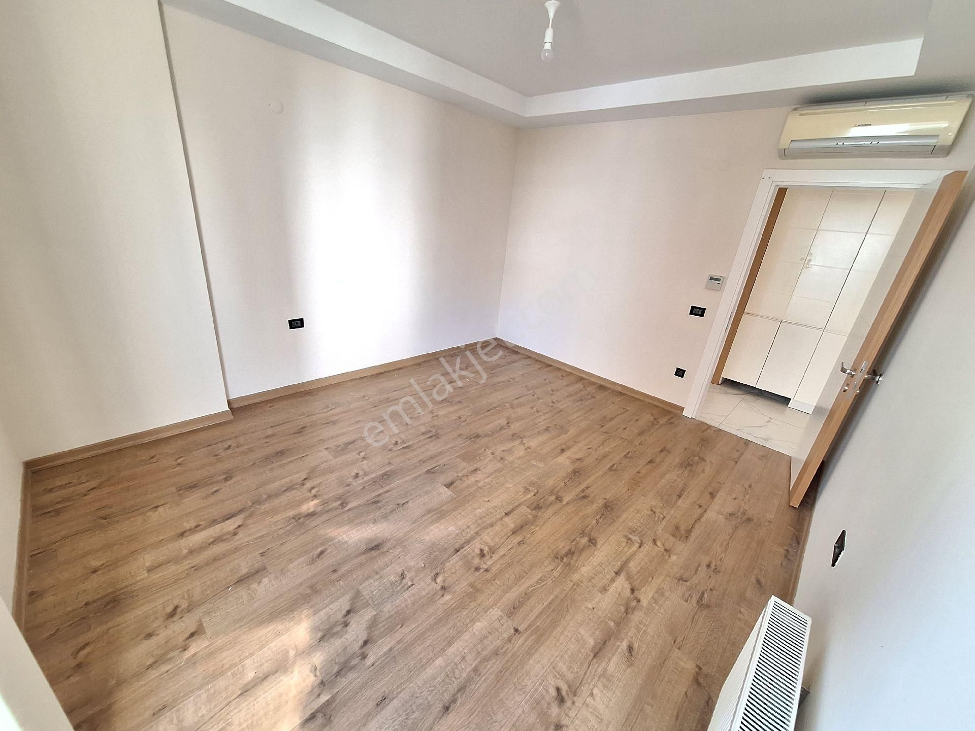 Konyaaltı Uncalı Mahallesinde Güvenlikli Havuzlu Site İçinde Doğalgaz Kombili Klimalı 3+1 Daire - Görsel 22