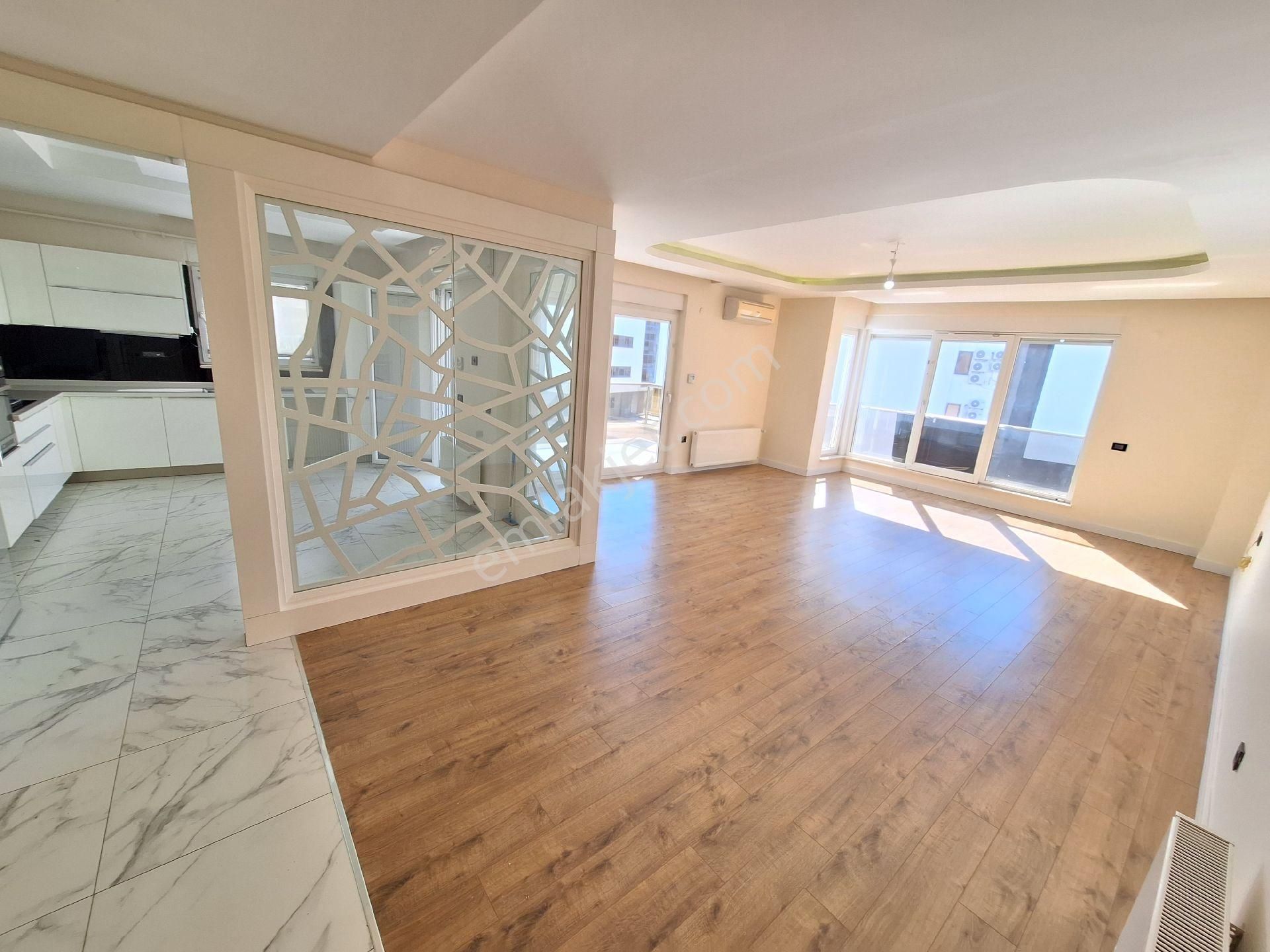 Konyaaltı Uncalı Mahallesinde Güvenlikli Havuzlu Site İçinde Doğalgaz Kombili Klimalı 3+1 Daire - Görsel 8