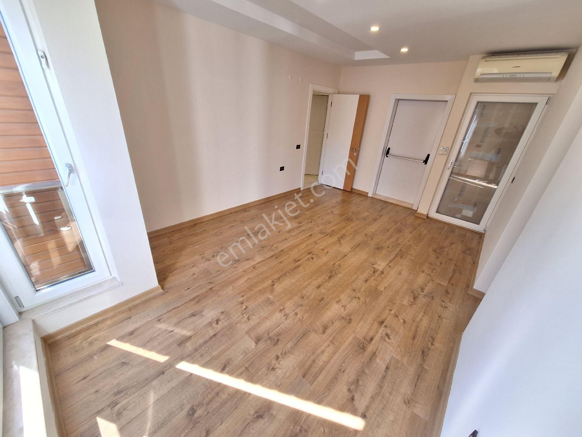 Konyaaltı Uncalı Mahallesinde Güvenlikli Havuzlu Site İçinde Doğalgaz Kombili Klimalı 3+1 Daire - Görsel 27