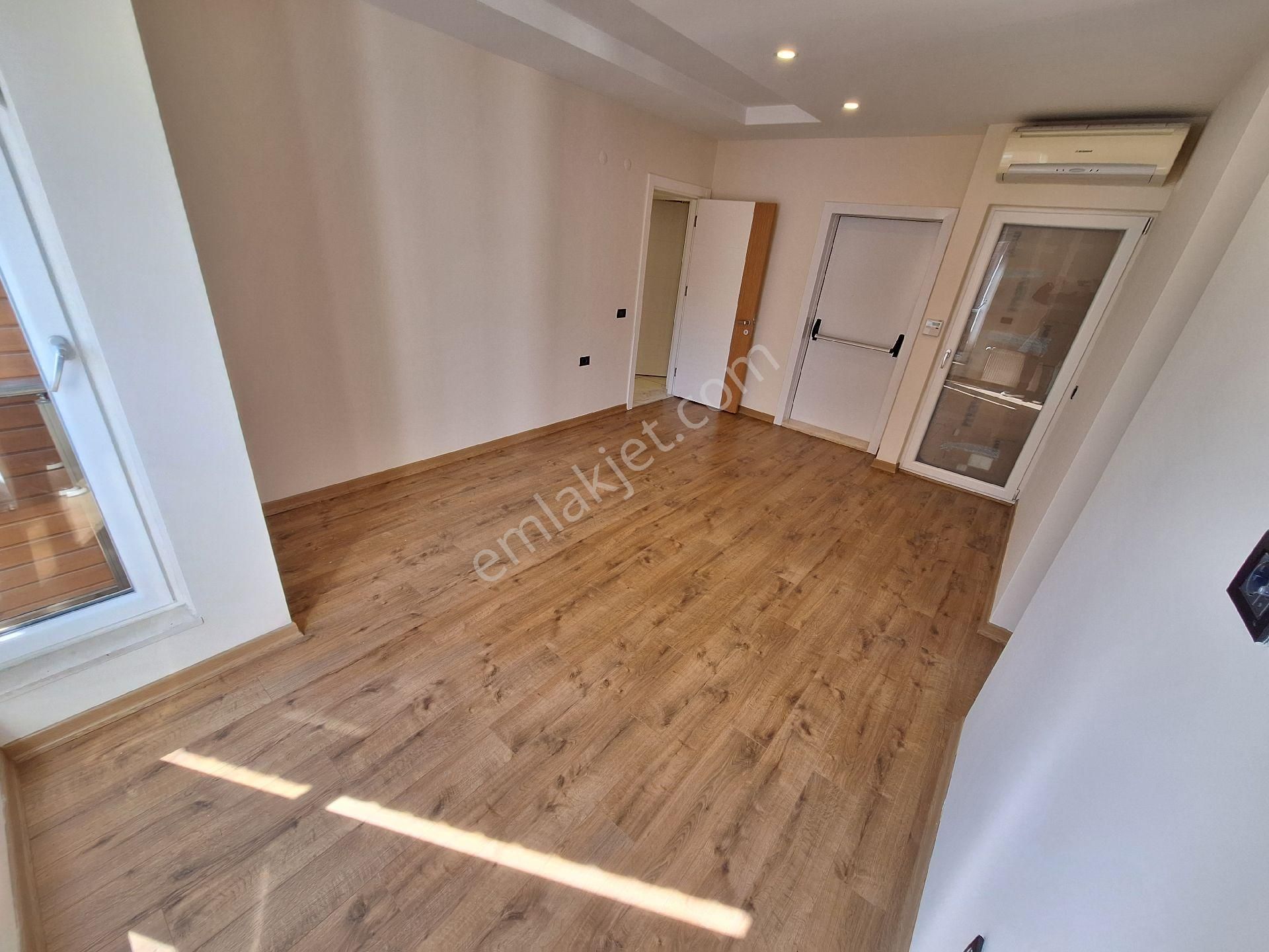 Konyaaltı Uncalı Mahallesinde Güvenlikli Havuzlu Site İçinde Doğalgaz Kombili Klimalı 3+1 Daire - Görsel 31