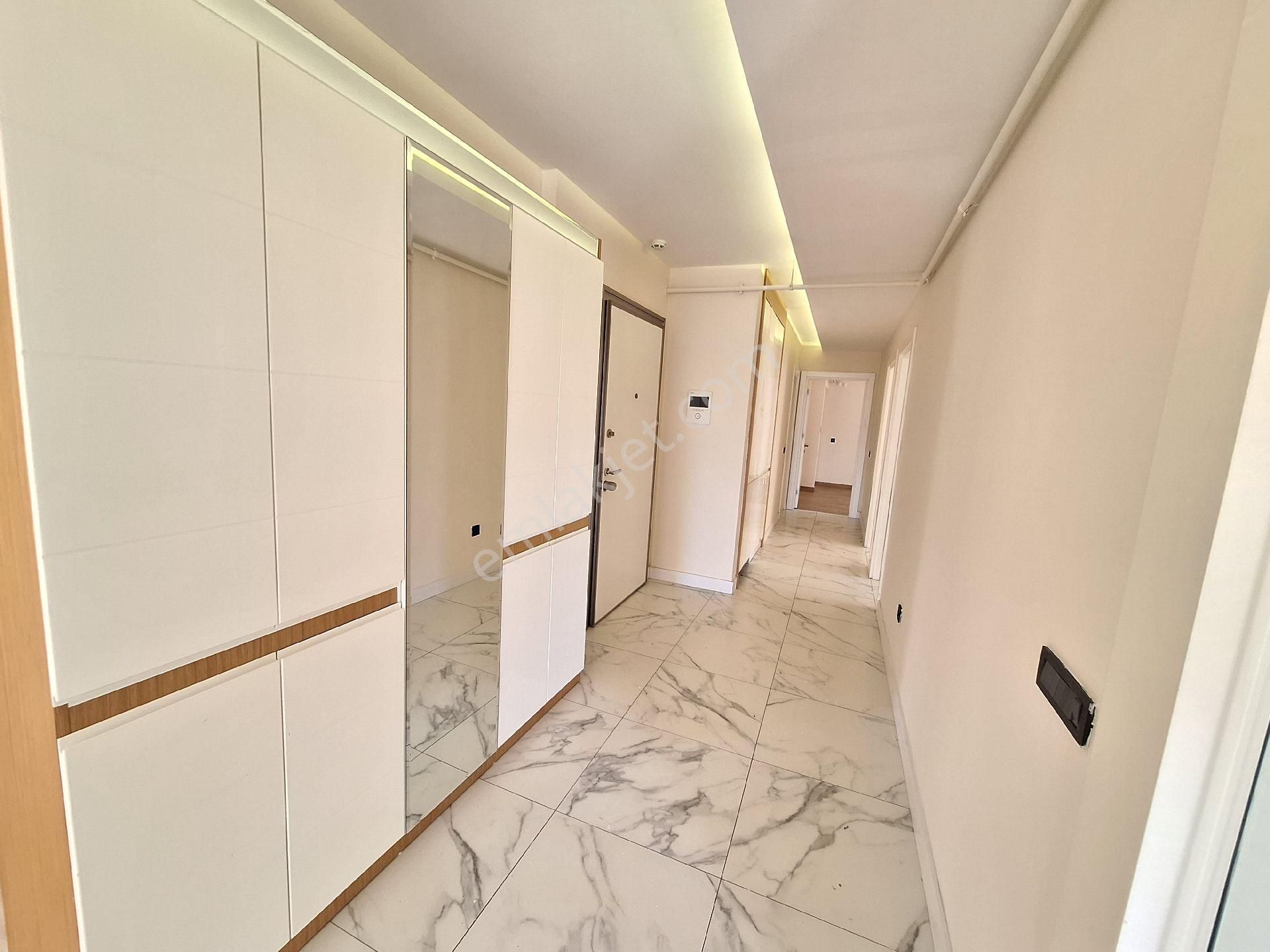 Konyaaltı Uncalı Mahallesinde Güvenlikli Havuzlu Site İçinde Doğalgaz Kombili Klimalı 3+1 Daire - Görsel 6