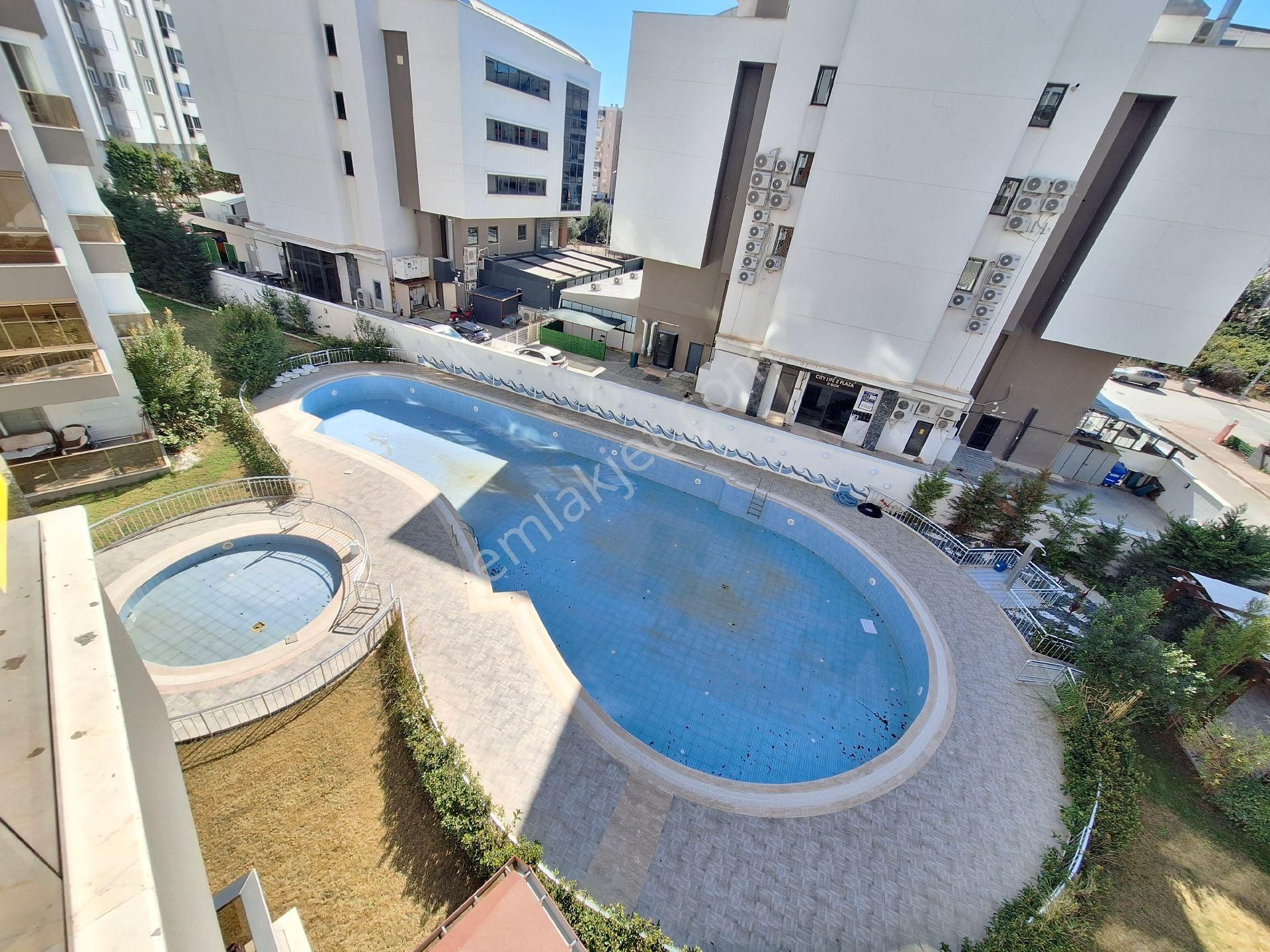 Konyaaltı Uncalı Mahallesinde Güvenlikli Havuzlu Site İçinde Doğalgaz Kombili Klimalı 3+1 Daire - Görsel 19