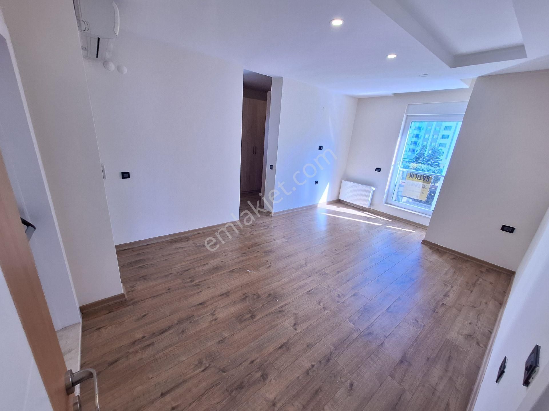 Konyaaltı Uncalı Mahallesinde Güvenlikli Havuzlu Site İçinde Doğalgaz Kombili Klimalı 3+1 Daire - Görsel 26