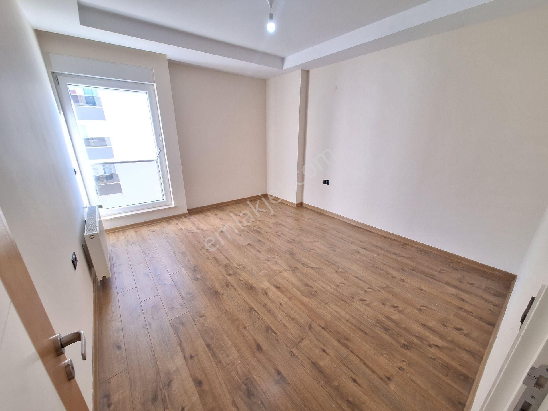 Konyaaltı Uncalı Mahallesinde Güvenlikli Havuzlu Site İçinde Doğalgaz Kombili Klimalı 3+1 Daire - Görsel 20