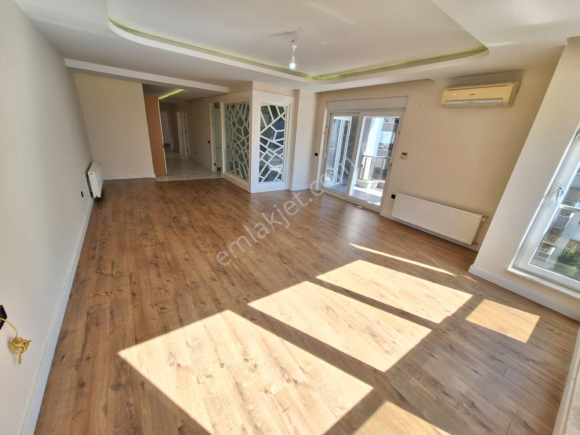 Konyaaltı Uncalı Mahallesinde Güvenlikli Havuzlu Site İçinde Doğalgaz Kombili Klimalı 3+1 Daire - Görsel 11