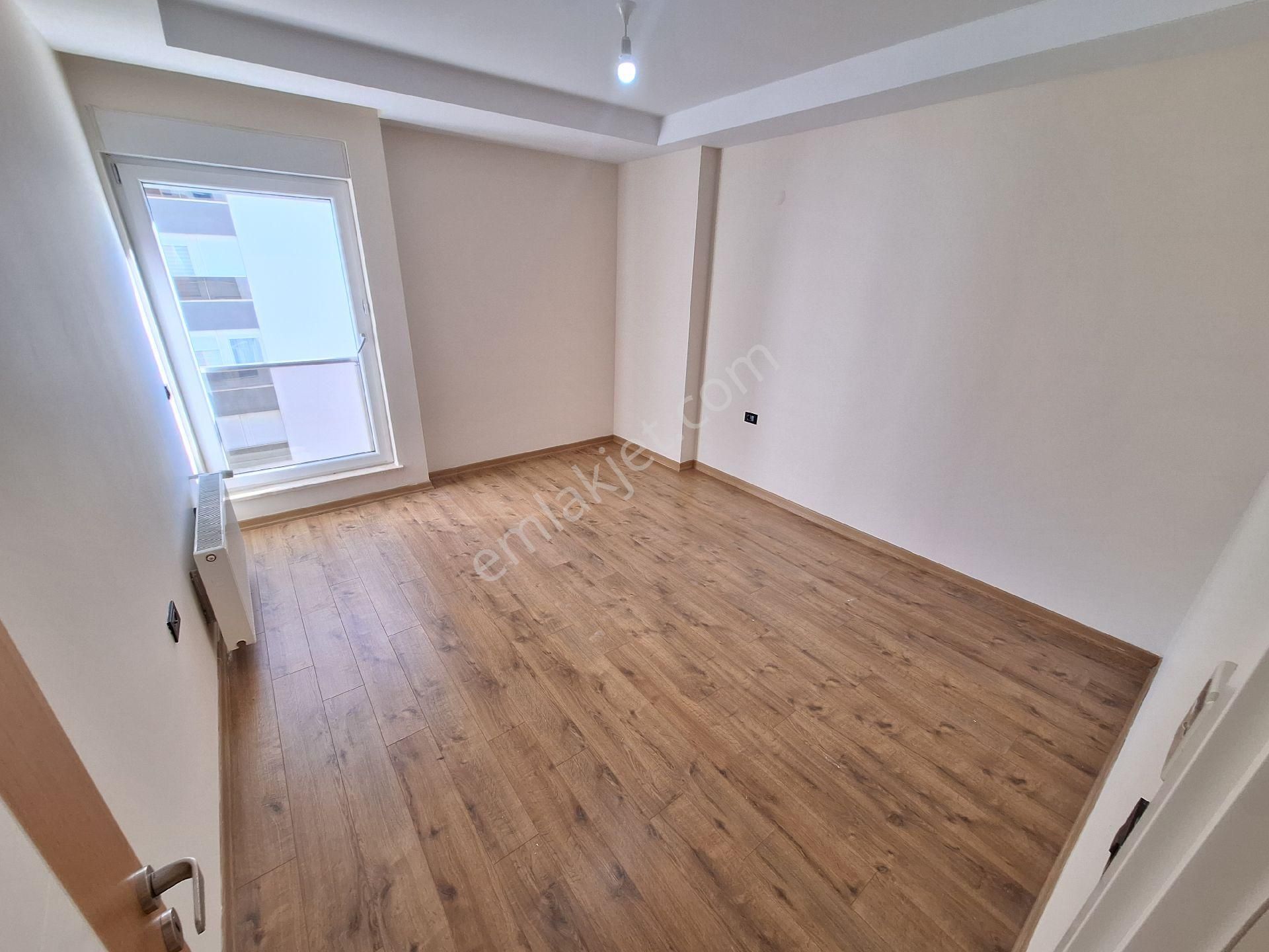 Konyaaltı Uncalı Mahallesinde Güvenlikli Havuzlu Site İçinde Doğalgaz Kombili Klimalı 3+1 Daire - Görsel 21