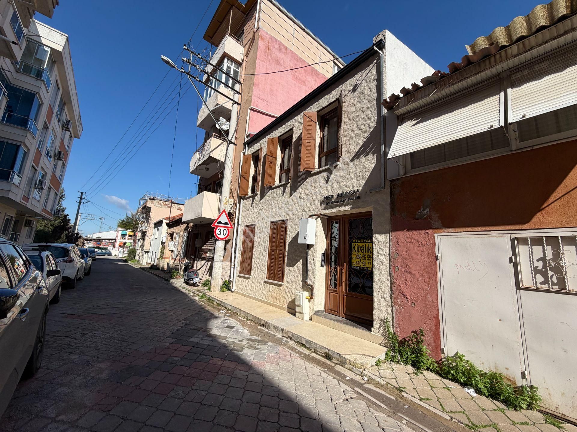 Buca Turyap'tan Merkezi Yerde Sıfır, Lüx 1+1 Eşyalı Daire - Görsel 3