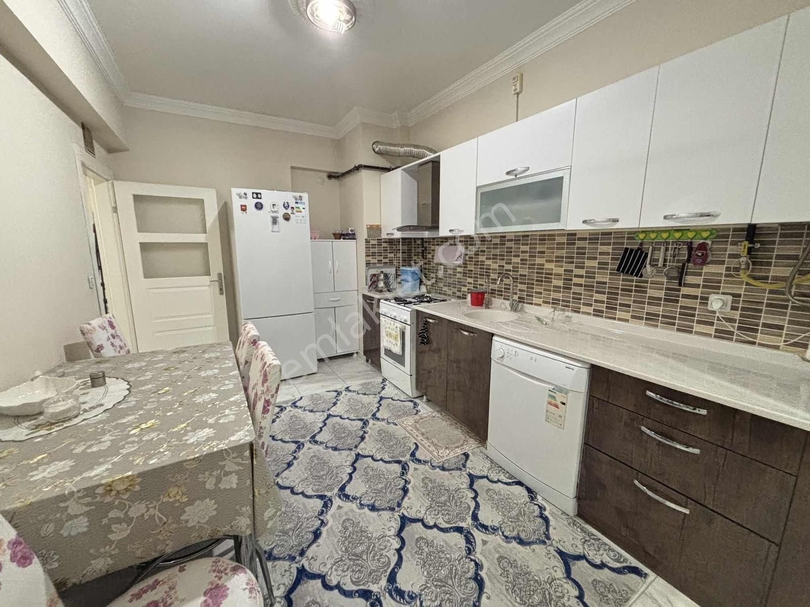 Serkent Bahçelievlerde Satılık 3+1 Daire Meskenli Ebeveyn Banyo - Görsel 3