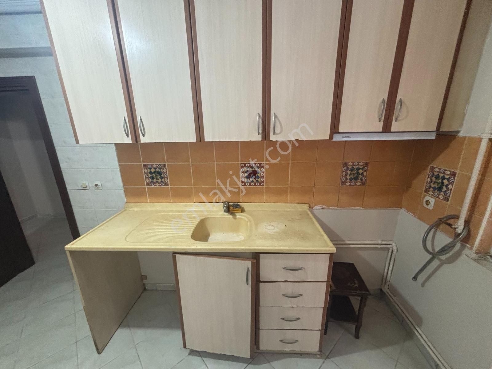 F-l Emlaktan Bulgurlu Metro Çağrı Eyüpoğlu Yakını 1+1 Aile-bekar - Görsel 18