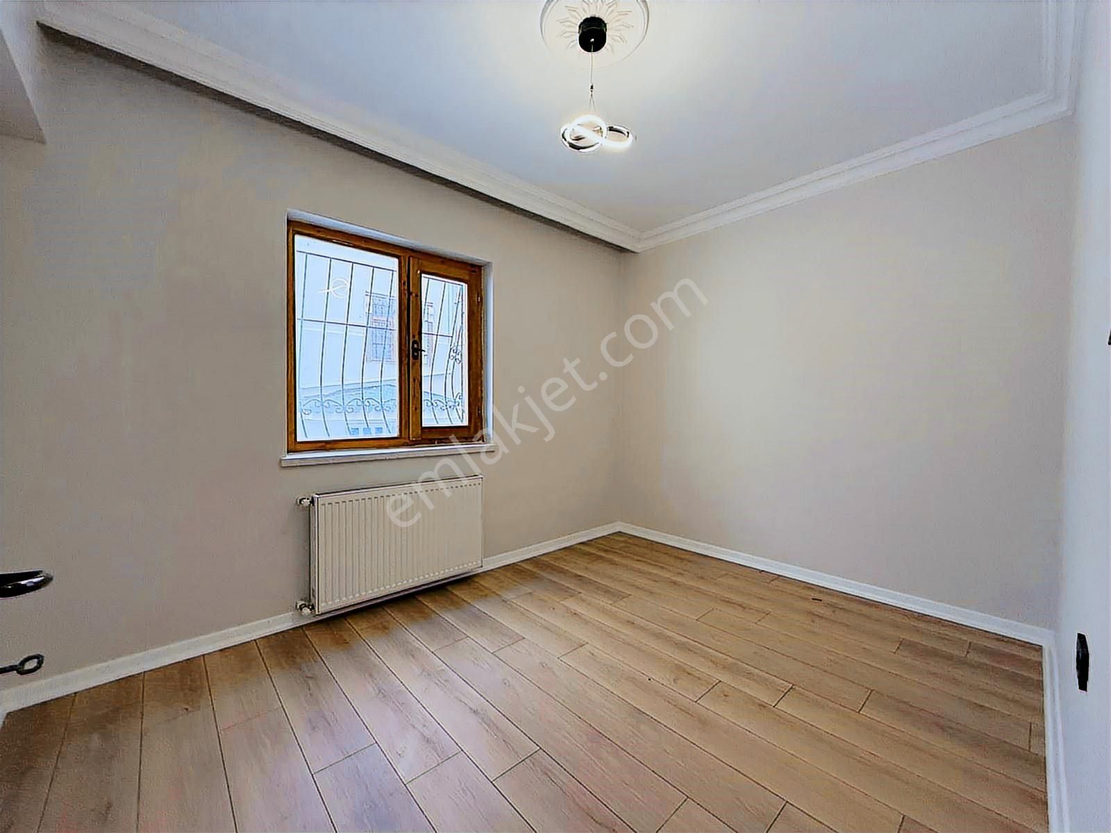 Mareşal Mah'de Genç Binada Cadde Cepheli Kat Konumunda Y.giriş - Görsel 14