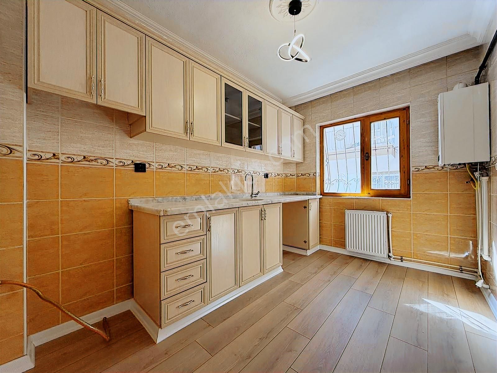 Mareşal Mah'de Genç Binada Cadde Cepheli Kat Konumunda Y.giriş - Görsel 19