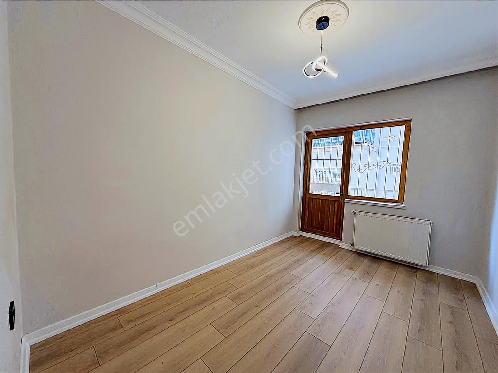 Mareşal Mah'de Genç Binada Cadde Cepheli Kat Konumunda Y.giriş - Görsel 17