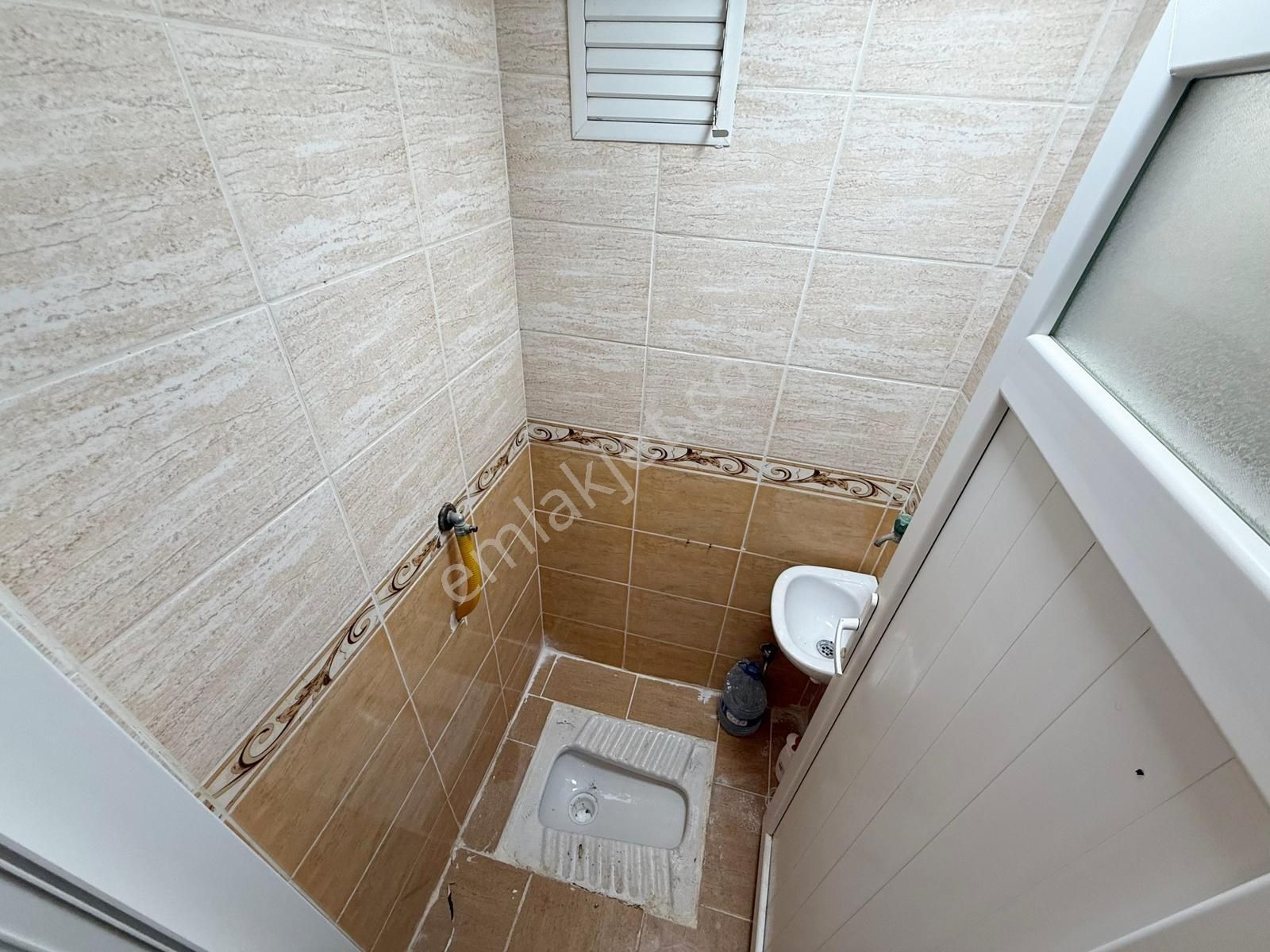 Mareşal Mah'de Genç Binada Cadde Cepheli Kat Konumunda Y.giriş - Görsel 6