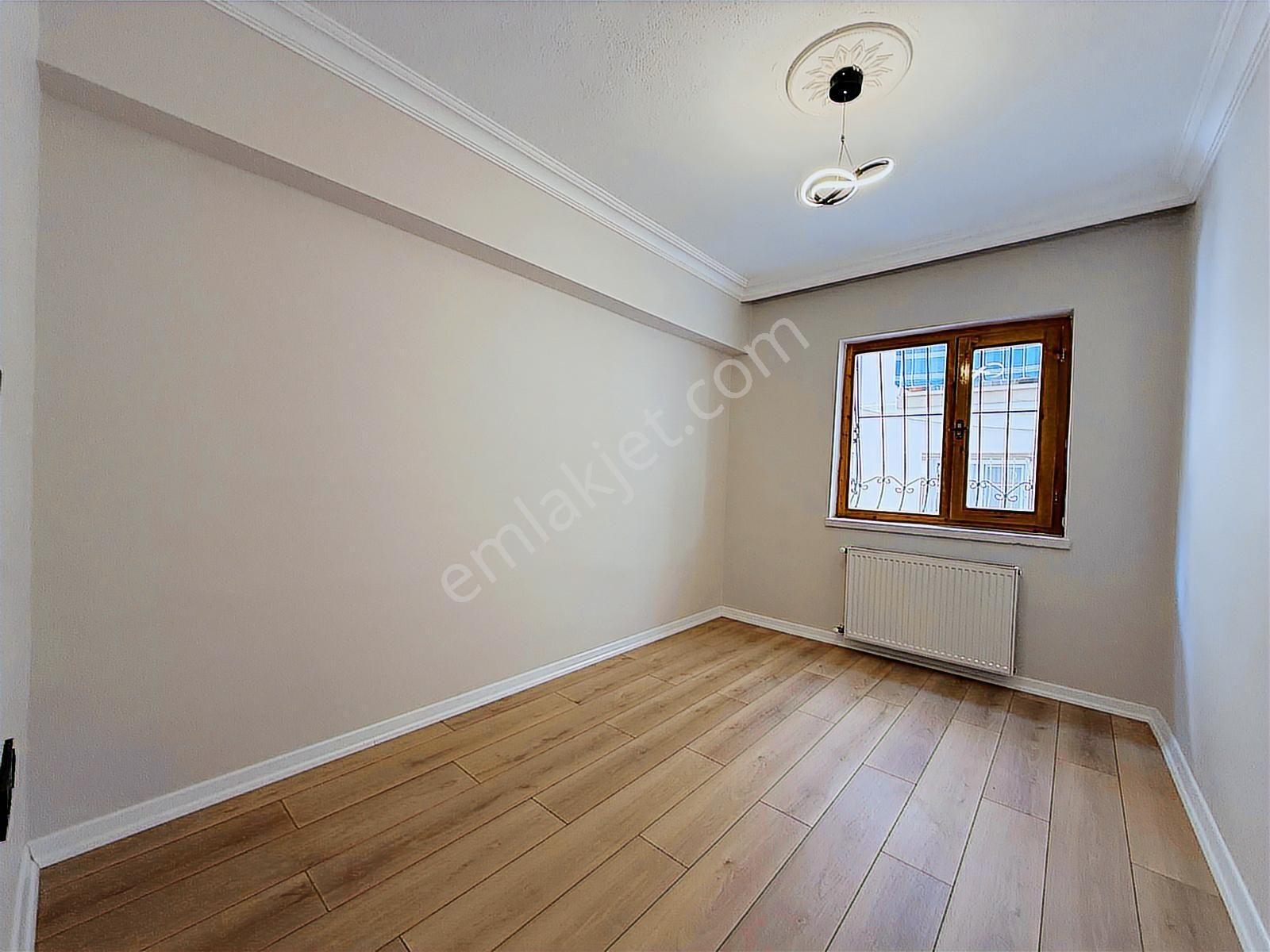 Mareşal Mah'de Genç Binada Cadde Cepheli Kat Konumunda Y.giriş - Görsel 30