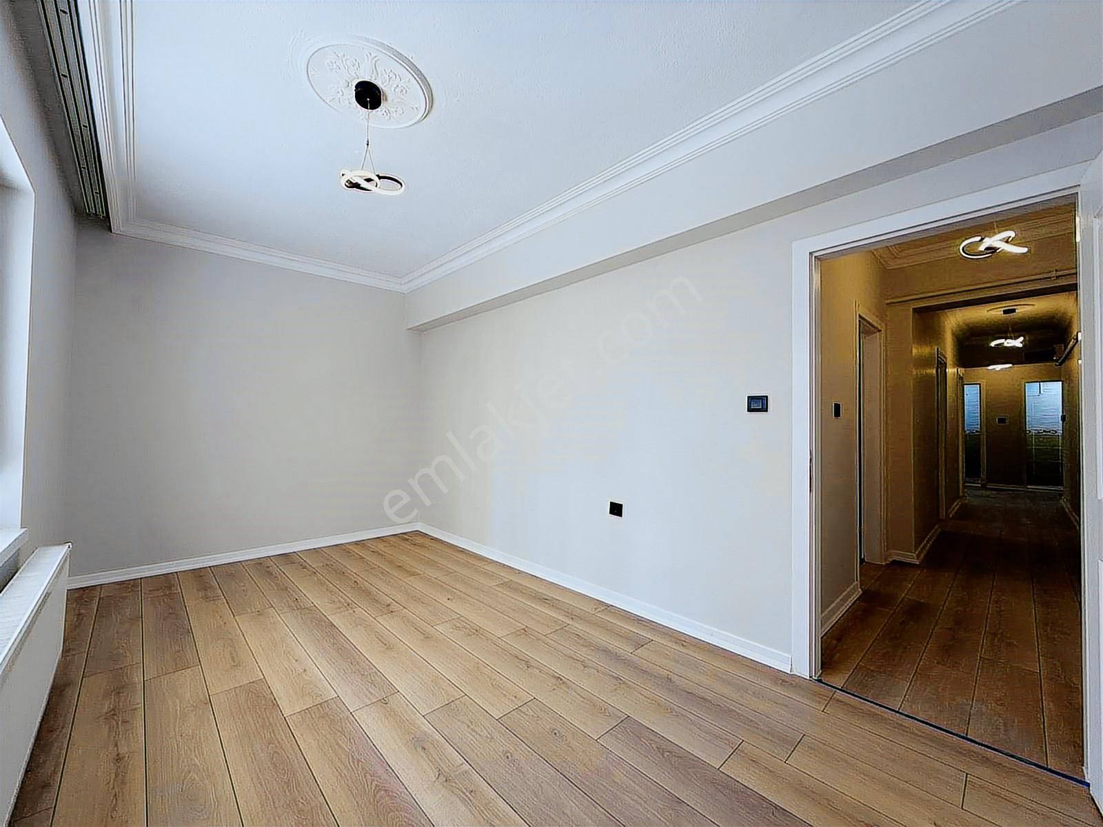 Mareşal Mah'de Genç Binada Cadde Cepheli Kat Konumunda Y.giriş - Görsel 29