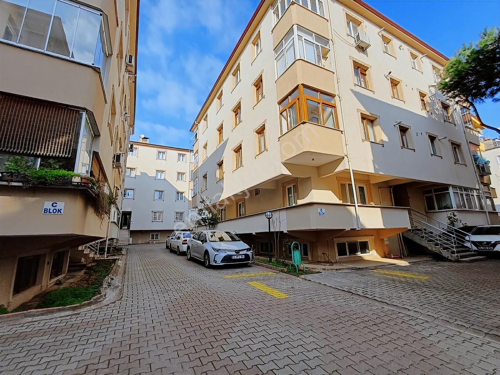 Ankadan Bulgurlu'da Site İçerisinde Güvenlikli Kiralık 3+1 Daire