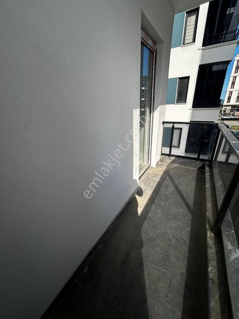 Tramvay Altı Anayola 2. Binada Satılık 1+1 Daire - Görsel 15